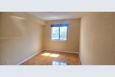 9300 Fontainebleau Blvd #E213, Miami, FL 33172 - Photo 10