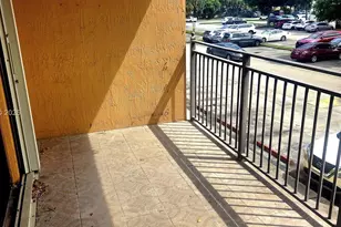 9300 Fontainebleau Blvd, Miami, FL 33172 - Photo 20