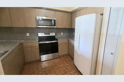 9300 Fontainebleau Blvd #E213, Miami, FL 33172 - Photo 4