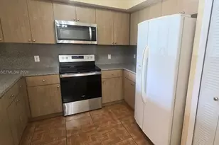 9300 Fontainebleau Blvd, Miami, FL 33172 - Photo 4