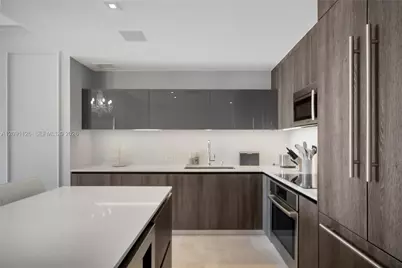 88 SW 7th St #3205, Miami, FL 33130 - Photo 6