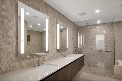 88 SW 7th St #3205, Miami, FL 33130 - Photo 16