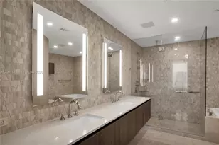 88 SW 7th St, Miami, FL 33130 - Photo 16