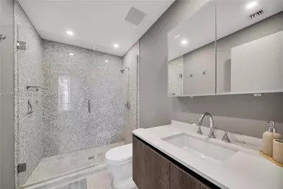 88 SW 7th St #3205, Miami, FL 33130 - Photo 12