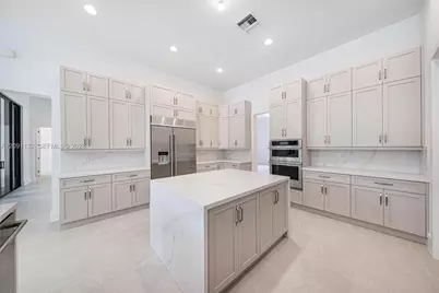 11900 SW 14th Pl, Davie, FL 33325 - Photo 8