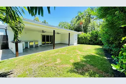 2250 SW 23rd St, Miami, FL 33145 - Photo 30