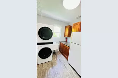 2250 SW 23rd St, Miami, FL 33145 - Photo 24