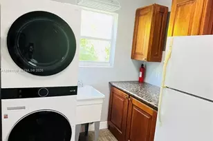 2250 SW 23rd St, Miami, FL 33145 - Photo 24