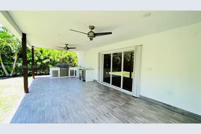 2250 SW 23rd St, Miami, FL 33145 - Photo 28