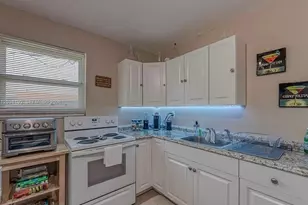 1411 NW 10th St, Dania Beach, FL 33004 - Photo 6