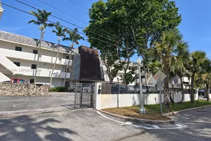 6855 Edgewater Dr, Coral Gables, FL 33133 - Photo 10