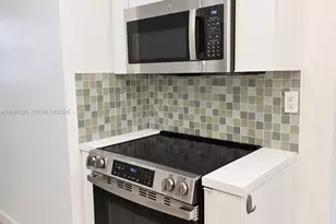 6855 Edgewater Dr, Coral Gables, FL 33133 - Photo 8