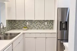 6855 Edgewater Dr, Coral Gables, FL 33133 - Photo 6