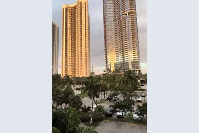 100 Bayview Dr #521, Sunny Isles Beach, FL 33160 - Photo 28