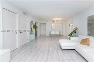 100 Bayview Dr, Sunny Isles Beach, FL 33160 - Photo 2