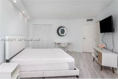100 Bayview Dr #521, Sunny Isles Beach, FL 33160 - Photo 14