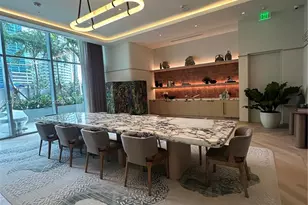77 SE 5th St, Miami, FL 33131 - Photo 24