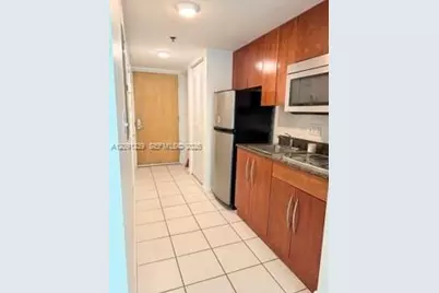 1200 Brickell Bay Dr #2416, Miami, FL 33131 - Photo 4