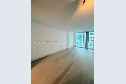 1200 Brickell Bay Dr #2416, Miami, FL 33131 - Photo 2