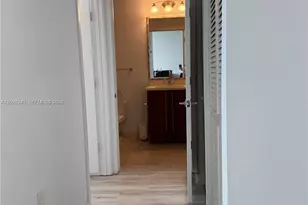 79 SW 12th St, Miami, FL 33130 - Photo 4
