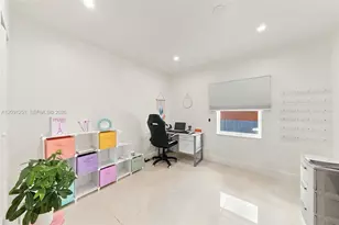 1055 NE 144th St, North Miami, FL 33161 - Photo 24