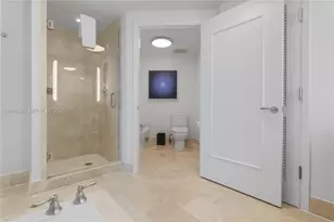 4401 Collins Ave, Miami Beach, FL 33140 - Photo 28