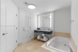 4401 Collins Ave, Miami Beach, FL 33140 - Photo 30