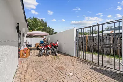 2501 NW 23rd Ave, Miami, FL 33142 - Photo 26