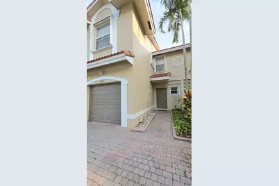 8972 NW 54th St, Sunrise, FL 33351 - Photo 2