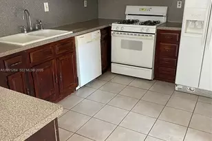 11561 SW 64th St, Miami, FL 33173 - Photo 4
