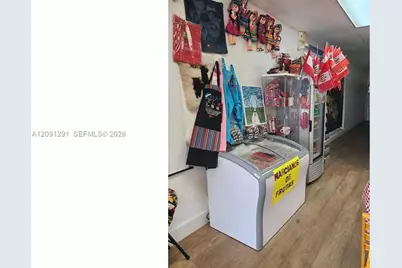 Specialty Retail Business, Coral Gables, FL 33134 - Photo 8
