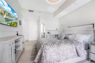 100 S Pointe Dr #2403, Miami Beach, FL 33139 - Photo 24