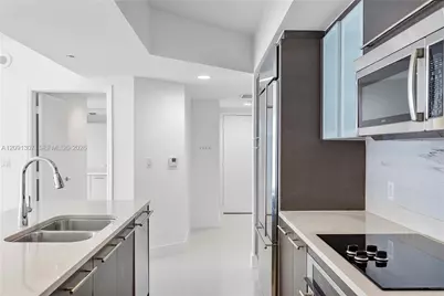 55 SE 6th St #3605, Miami, FL 33131 - Photo 6