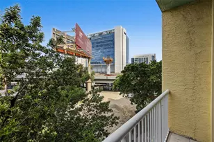 1350 NW 8th Ct, Miami, FL 33136 - Photo 16