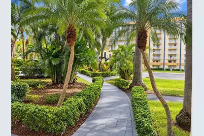 4550 NW 9th St #901E, Miami, FL 33126 - Photo 26