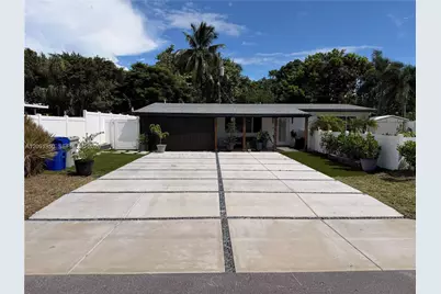 310 NE 12th Ave, Pompano Beach, FL 33060 - Photo 2