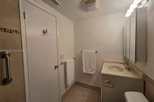 880 W Horizons W, Boynton Beach, FL 33435 - Photo 22