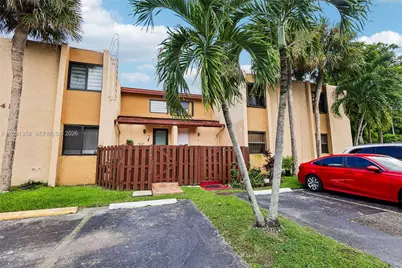 241 W Park Dr #5-202, Miami, FL 33172 - Photo 2