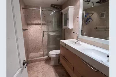 11010 Clubhouse Rd, Pembroke Pines, FL 33026 - Photo 24