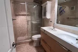 11010 Clubhouse Rd, Pembroke Pines, FL 33026 - Photo 24