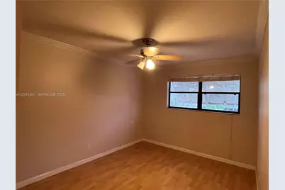 11010 Clubhouse Rd, Pembroke Pines, FL 33026 - Photo 28