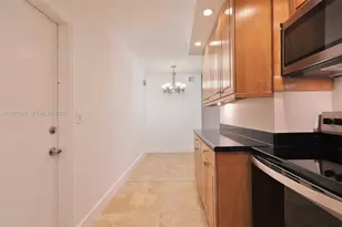 2424 SE 17th Causeway, Fort Lauderdale, FL 33316 - Photo 10