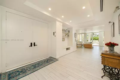 445 Grand Bay Dr #104, Key Biscayne, FL 33149 - Photo 2