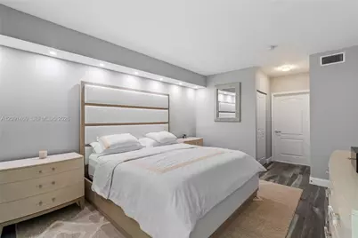 17555 Atlantic Blvd #UPH3, Sunny Isles Beach, FL 33160 - Photo 6