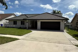 1035 NW 164th Ave, Pembroke Pines, FL 33028 - Photo 2