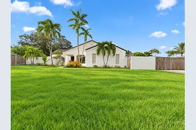 15221 SW 158th St, Miami, FL 33187 - Photo 2