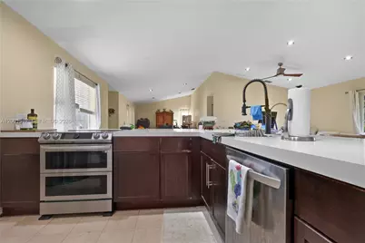 15221 SW 158th St, Miami, FL 33187 - Photo 42