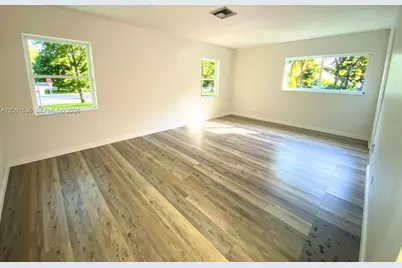 11000 NE 9th Ave, Biscayne Park, FL 33161 - Photo 14