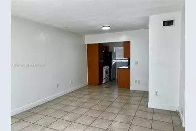 2072 NE 169th St #8, North Miami Beach, FL 33162 - Photo 4