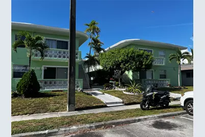 2072 NE 169th St #8, North Miami Beach, FL 33162 - Photo 1